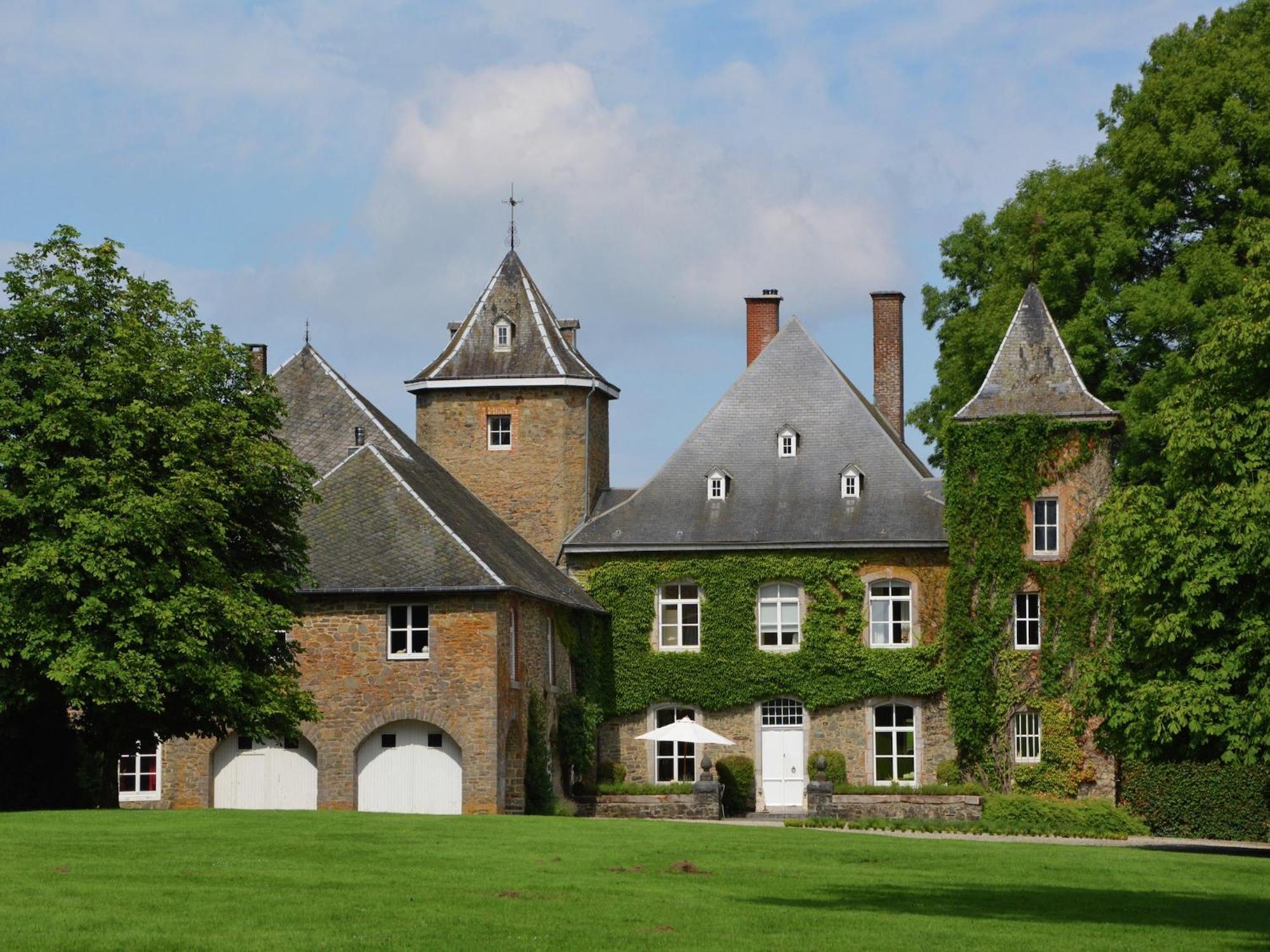Vila Delightful Castle In Bastogne With Bubble Bath Exteriér fotografie