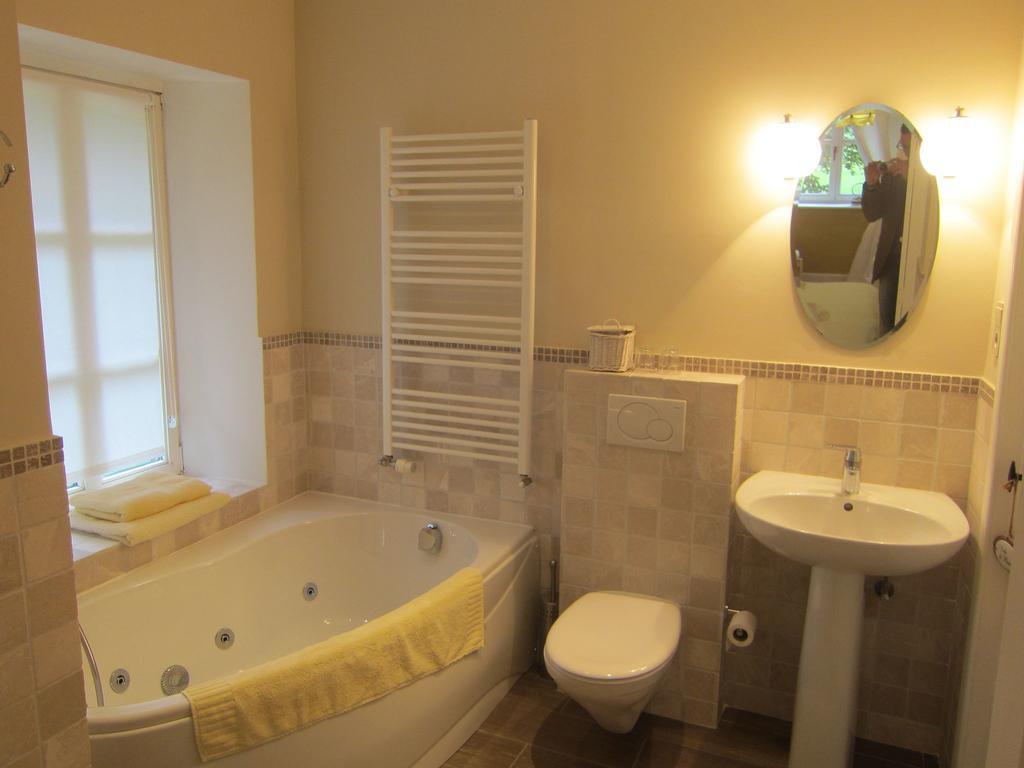 Vila Delightful Castle In Bastogne With Bubble Bath Exteriér fotografie